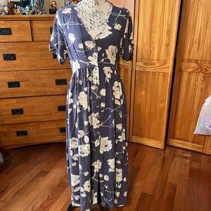 EUC. YTEIOOS AMUSE by anthropology, blue and white maxi dress size M.
